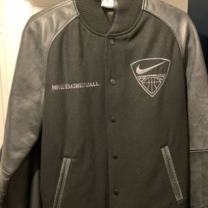 NIKE BASKETBALL LEATHER DESTROYER JACKET BLACK SIZE M